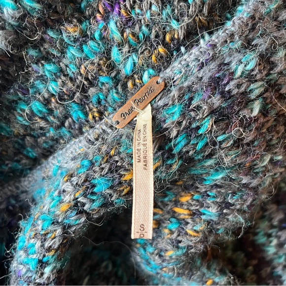 Free People Sweater - Picture 5 of 9